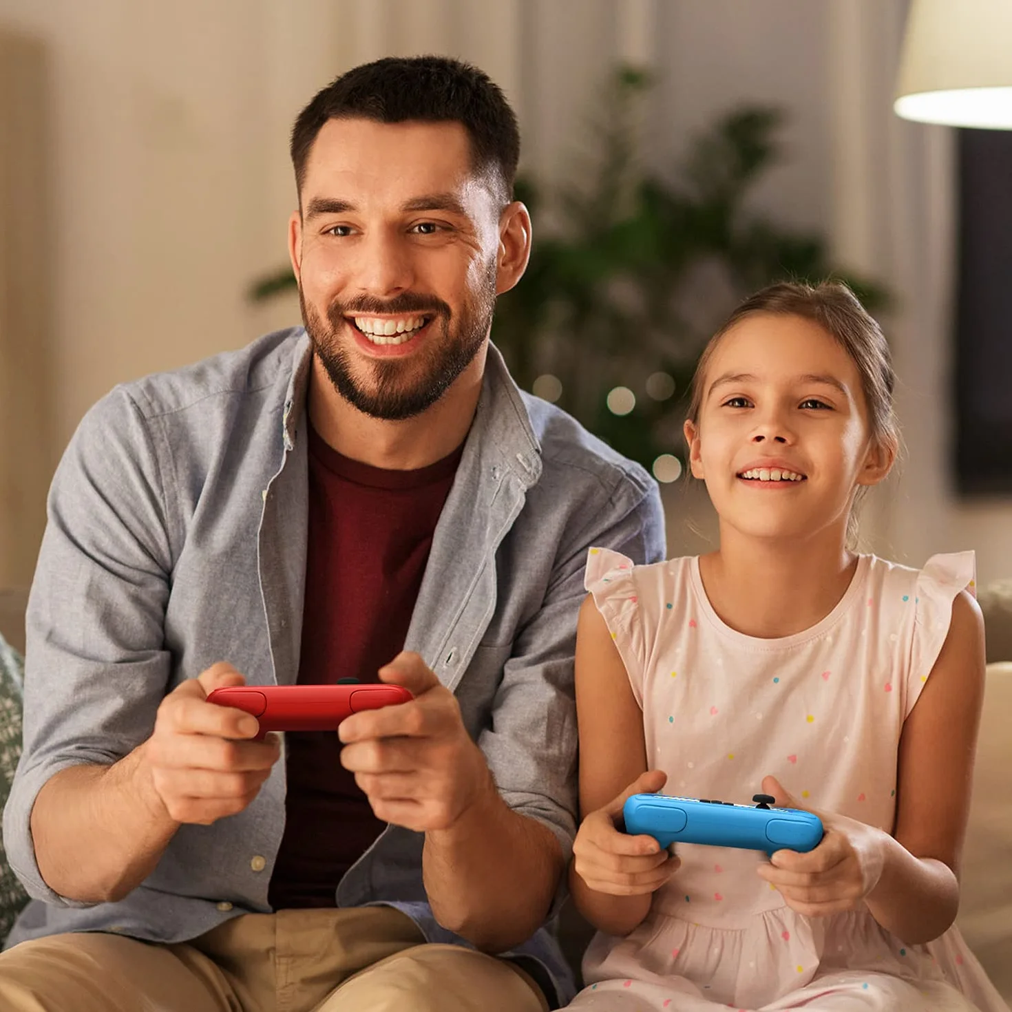 Uchwyty Orzly kompatybilne z Joy-Conami Nintendo Switch dla dodatkowego komfortu - podwójne opakowanie (1 x czerwony i 1 x niebieski)