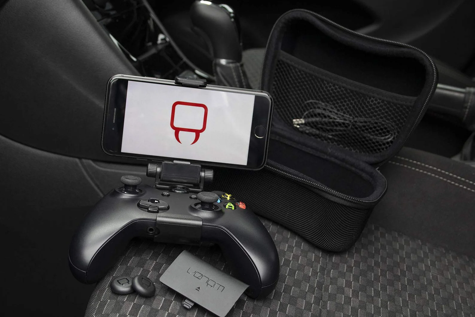 Venom Zestaw podróżny do gier mobilnych na konsolę Xbox One (Xbox One)