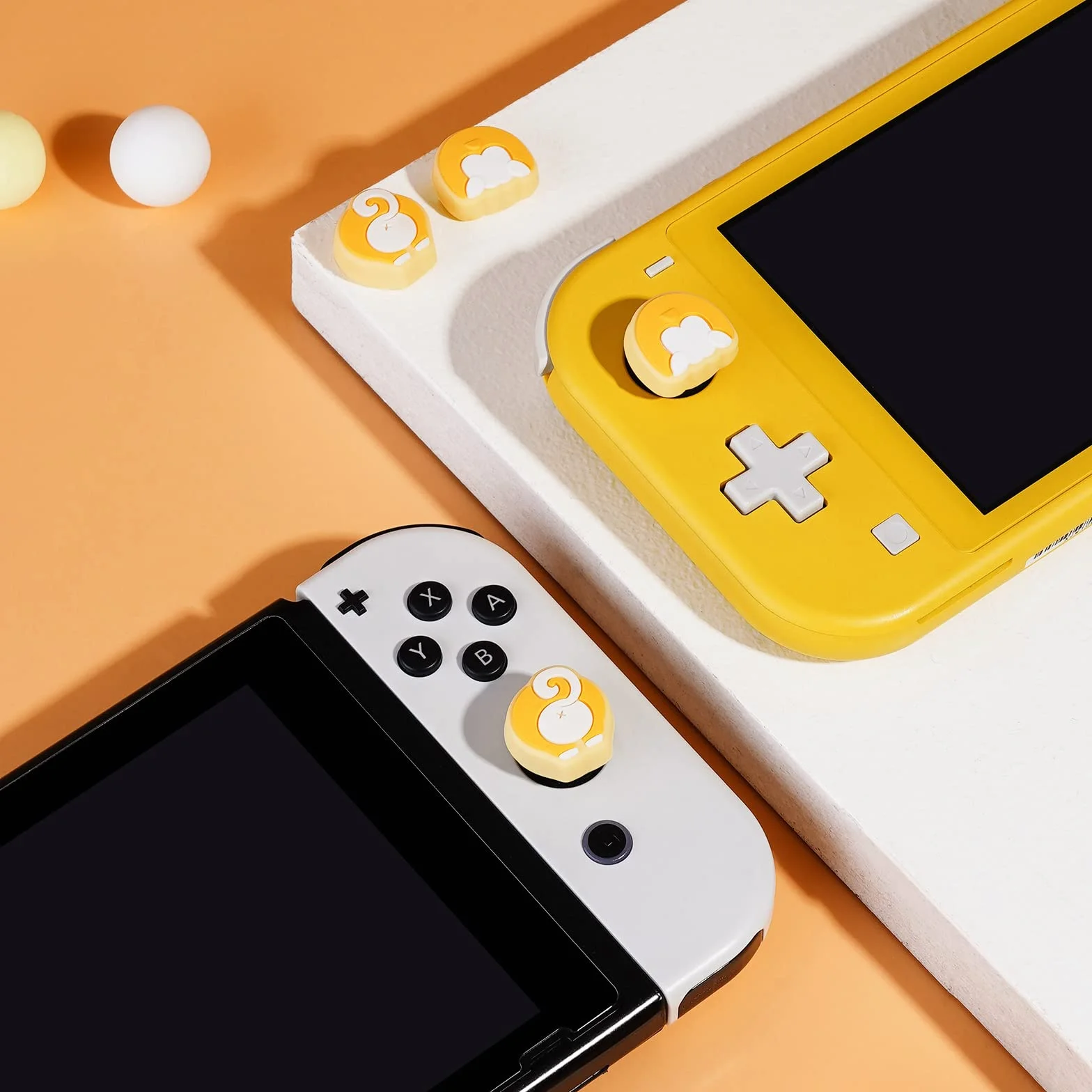 JINGDU Pokrywka na przyciski kciuka do przełącznika Joy-z silikonowymi uchwytami na kciuki osłona przycisków kompatybilna z Nintendo Switch Lite/OLED 4 sztuki - Corgi