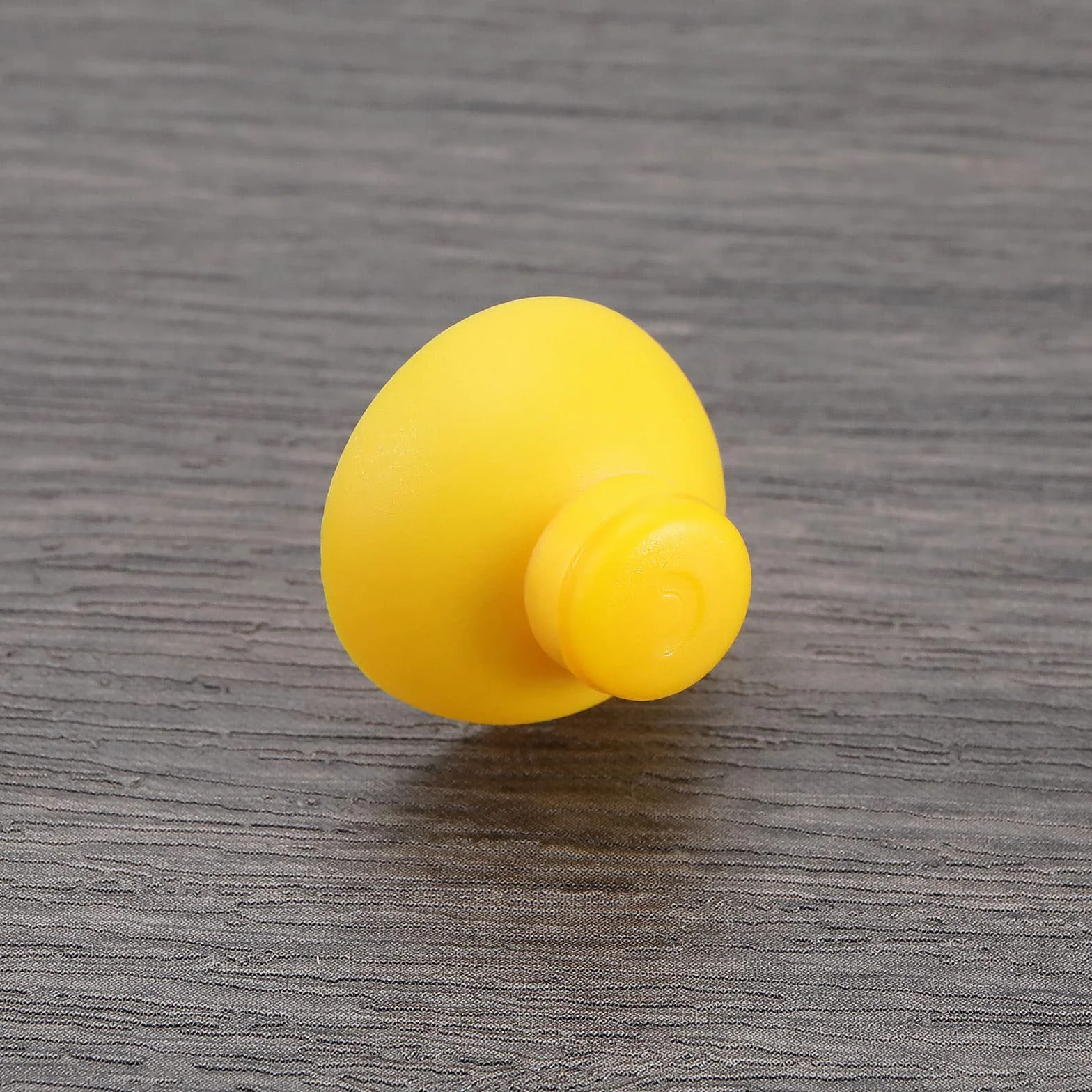 EMSea 6 szt. analogowe nakładki na joysticki zamienne kompatybilne z kontrolerem Nintendo GameCube analogowe osłony kija akcesoria ABS żółto-szary